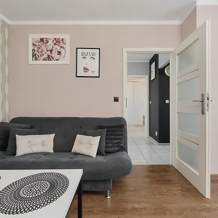 Comfortable 50 M2 With 1 Bedroom In By Renters Appartamento Breslavia