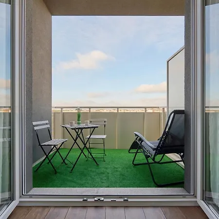 Comfortable 50 M2 With 1 Bedroom In By Renters Appartamento Breslavia